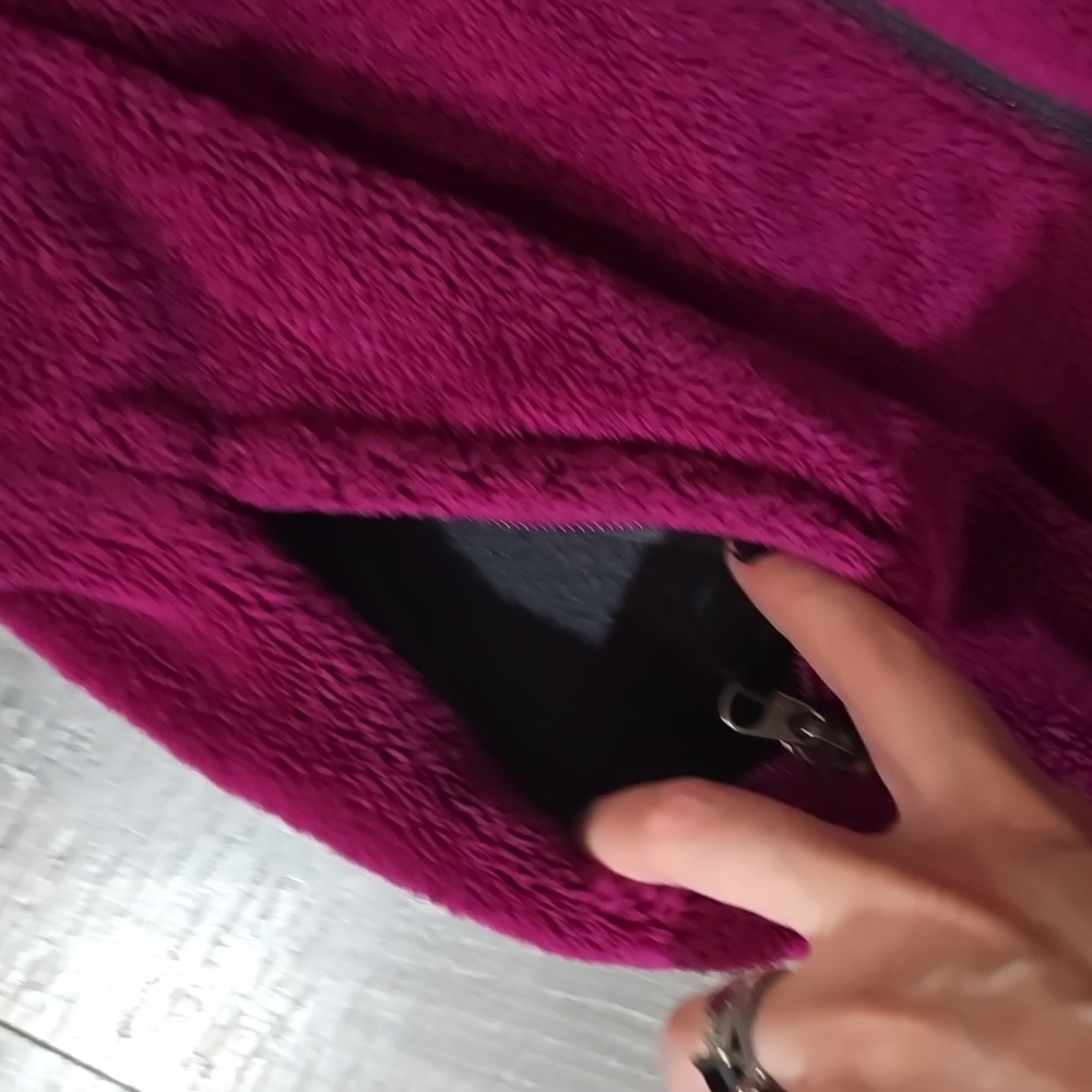 The North Face Magenta and Charcoal Fleece Jacket. Size XL. - Picture 4 of 11
